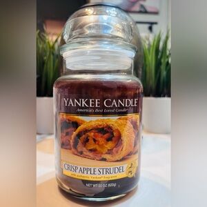 Yankee Candle Retired Crisp Apple Strudel